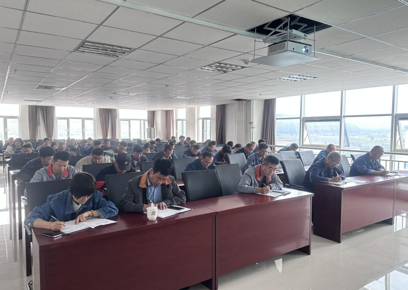 廉當(dāng)&ldquo;鐮&rdquo;可以除雜念   欲為&ldquo;獄&rdquo;勢必積災(zāi)難 &mdash;&mdash;集團紀(jì)委書記為物產(chǎn)工投公司黨員干部、關(guān)鍵人員 授主題教育廉政專題黨課