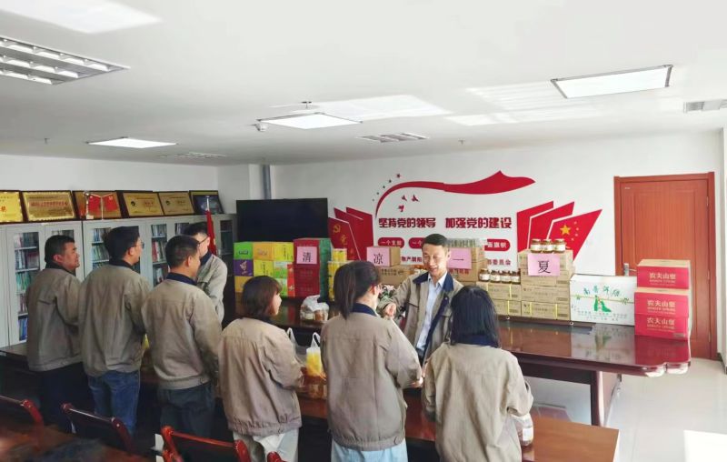 情系職工，夏送清涼&mdash;&mdash;朝物開投公司開展夏日送清涼活動