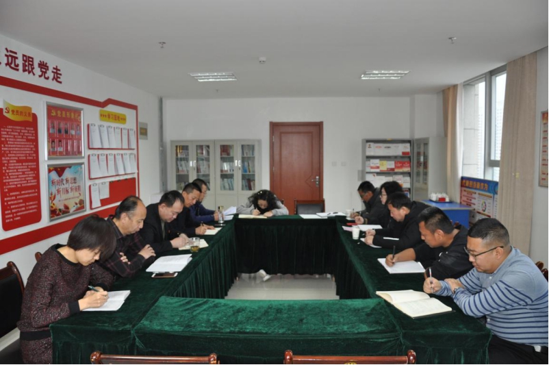 銘記&ldquo;生命線&rdquo;、分清&ldquo;是非線&rdquo; 修筑&ldquo;防腐線&rdquo;、不踩&ldquo;高壓線&rdquo;